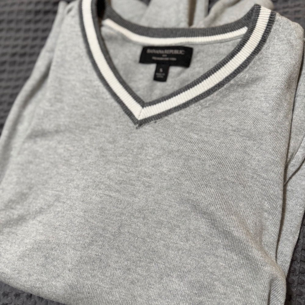 Banana Republic | Men’s Sweater (Small - Gray) |  Premium Luxe Yarn
